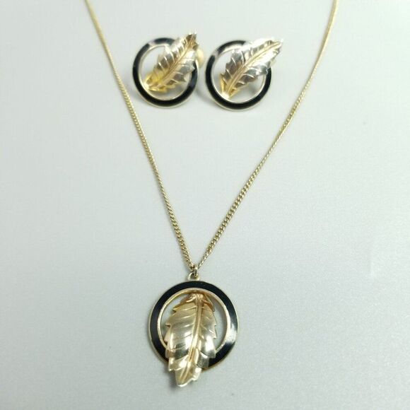 Vintage Gold Tone Leaf and Black Enamel Jewelry Set, Clip On Earrings Necklace - Picture 1 of 8